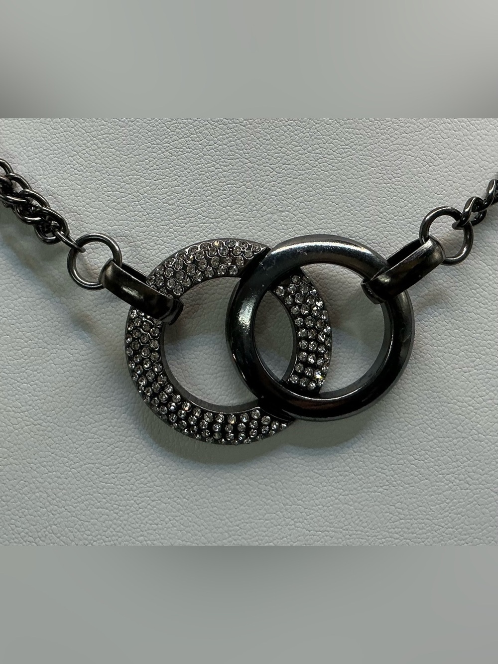 GUNMETAL INTERLOCKING RING PENDANT NECKLACE - Picture 2 of 2